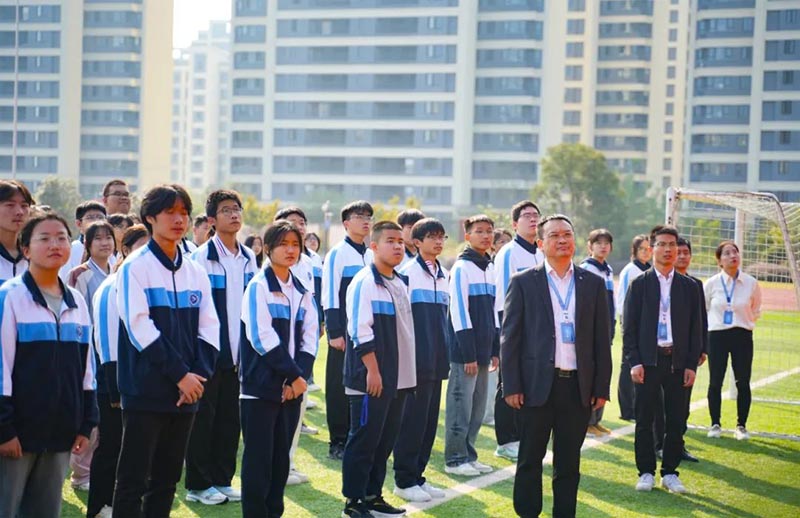 創文明校園，做文明學生——我校舉行秋季學期第一周升旗儀式